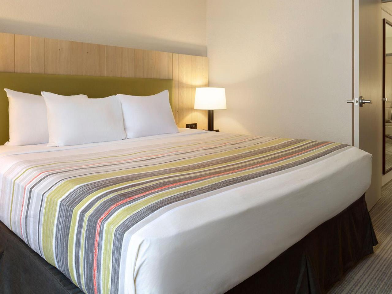 Country Inn & Suites By Radisson, Sandusky South, Oh Milan Zewnętrze zdjęcie